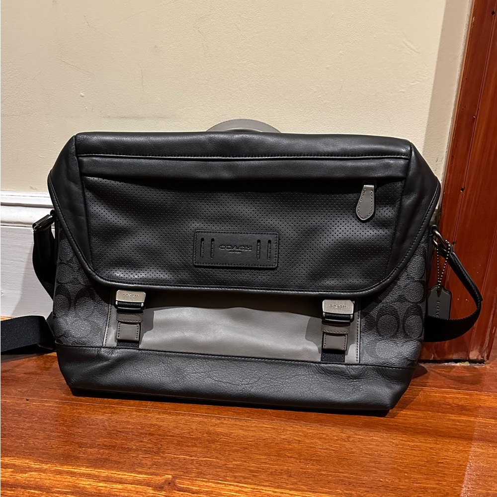 Coach Nice Bag for Work LIKE NEW USED ONCE